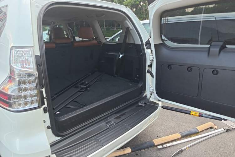 Used Lexus GX 2014 400 Prestige Edition Trunk
