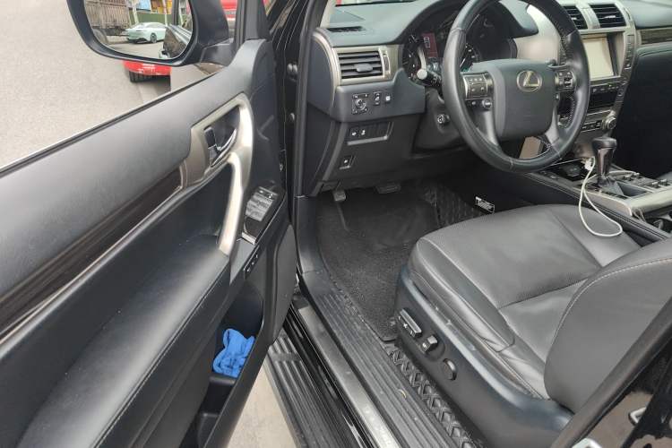 Used Lexus GX 2015 400 Luxury Edition Driver Seat