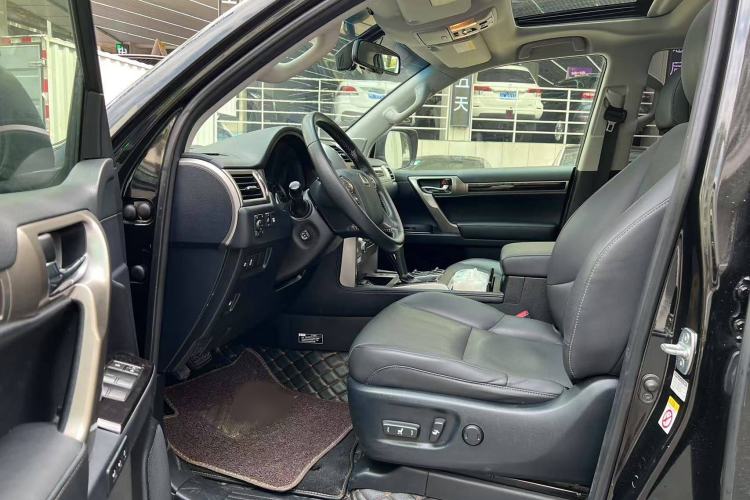 Used Lexus GX 2015 400 Luxury Edition Interior 4