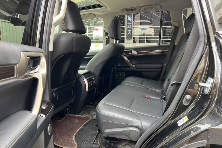 Used Lexus GX 2015 400 Luxury Edition Interior 5