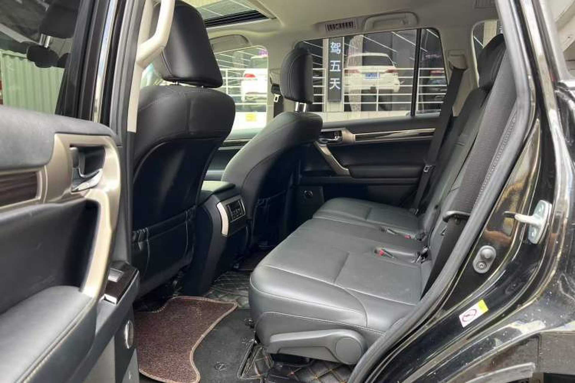 Used Lexus GX 2015 400 Luxury Edition Interior 5
