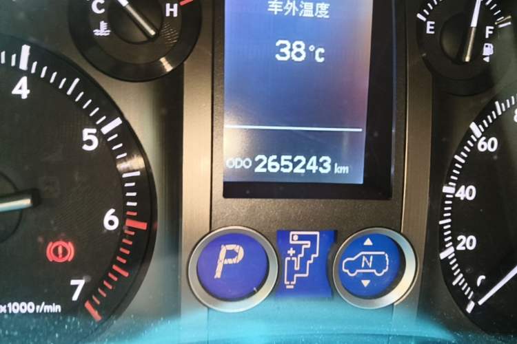 Used Lexus GX 2015 400 Luxury Edition Odometer Close Up