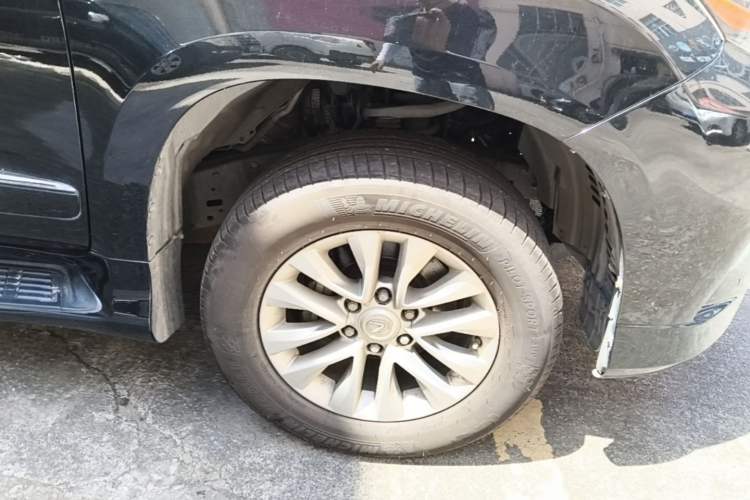 Used Lexus GX 2015 400 Luxury Edition Right Front Wheel Hub