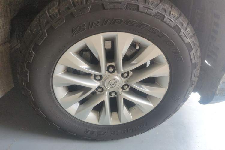 Used Lexus GX 2015 400 Luxury Edition Right Front Wheel Hub