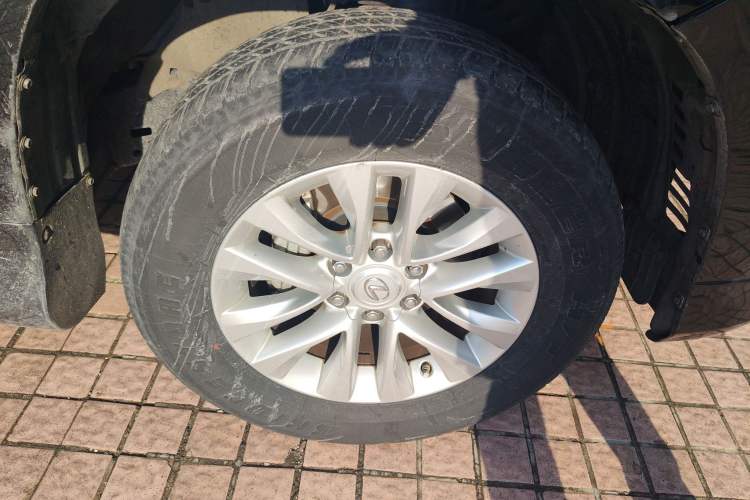 Used Lexus GX 2015 400 Luxury Edition Right Front Wheel Hub