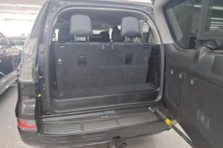 Used Lexus GX 2015 400 Luxury Edition Trunk