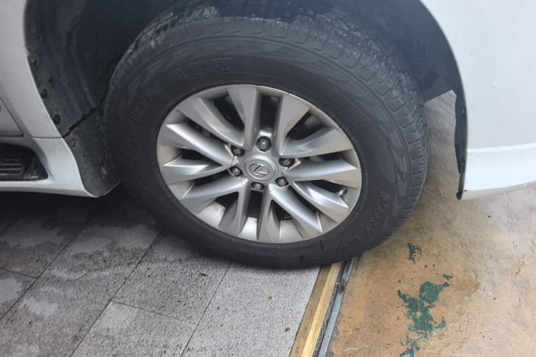 Used Lexus GX 2015 400 Luxury Edition Right Front Wheel Hub
