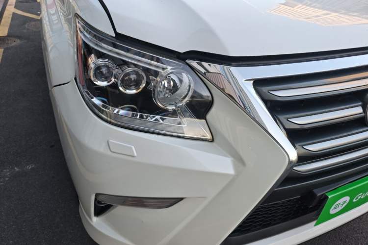 Used Lexus GX  Right Front Headlight