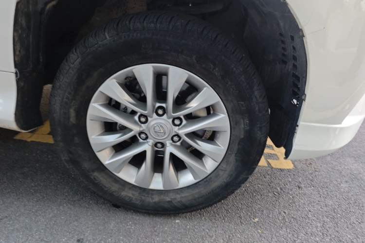 Used Lexus GX  Right Front Wheel Hub