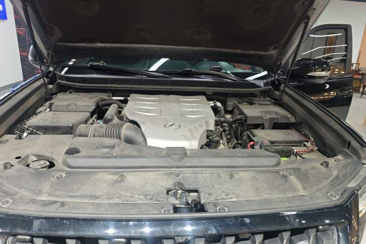 Used Lexus GX  Engine Bay