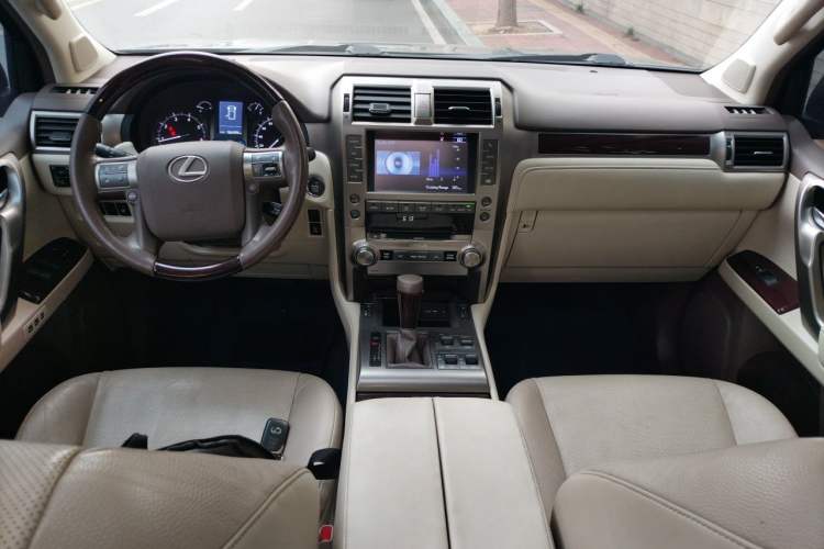Used Lexus GX  Center Console