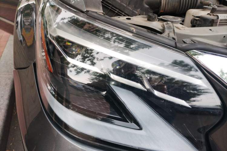 Used Lexus GX  Right Front Headlight