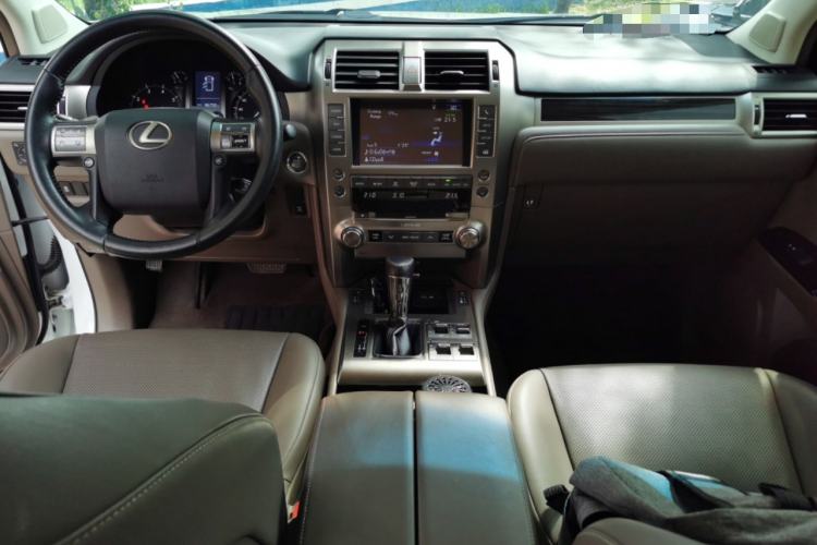 Used Lexus GX  Center Console