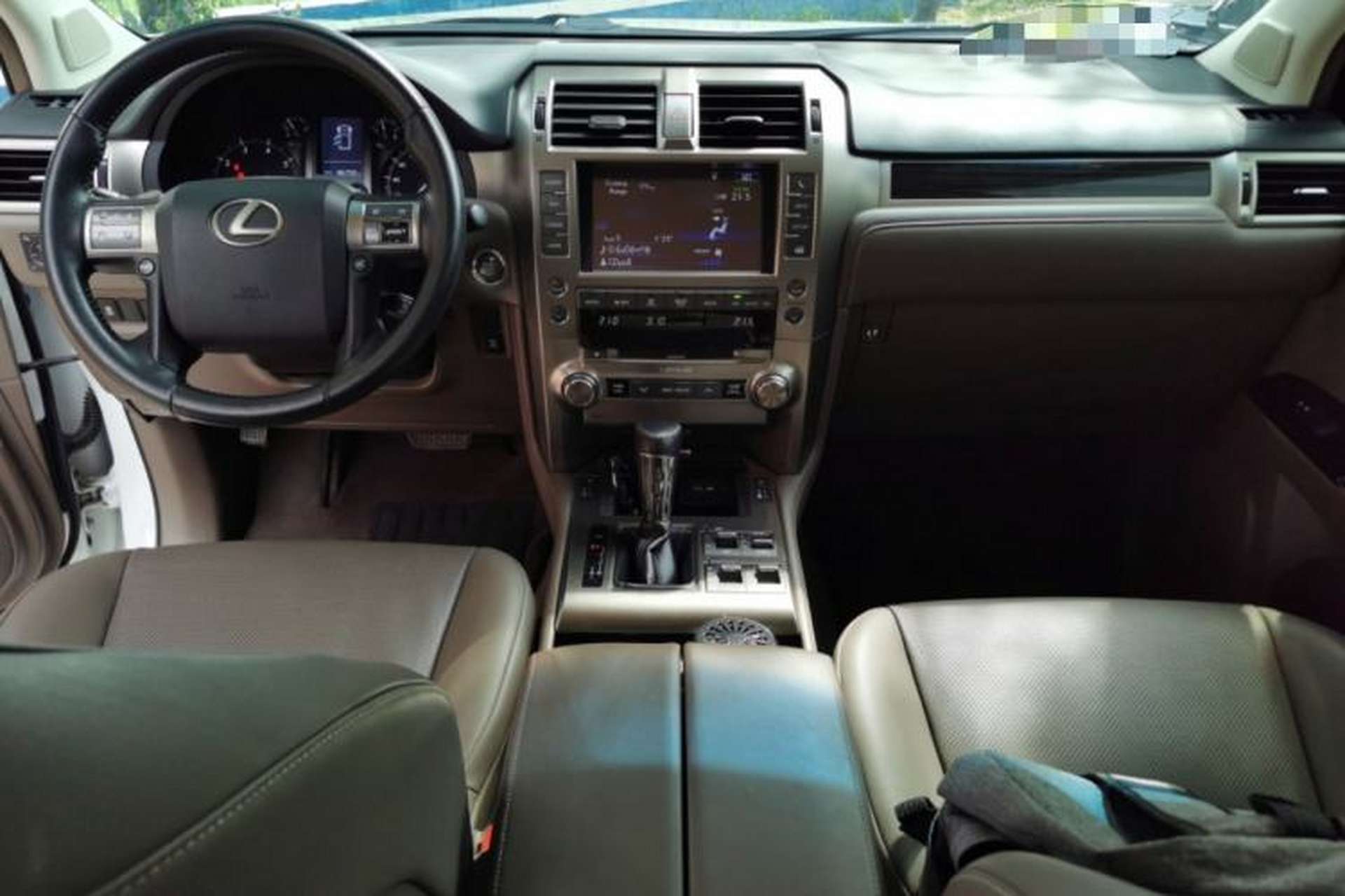 Used Lexus GX  Center Console