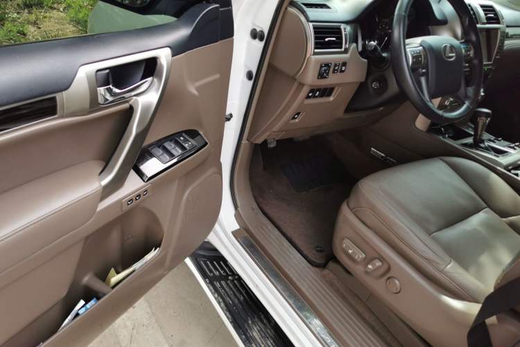 Used Lexus GX  Driver Seat