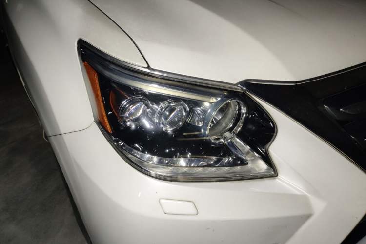 Used Lexus GX  Right Front Headlight