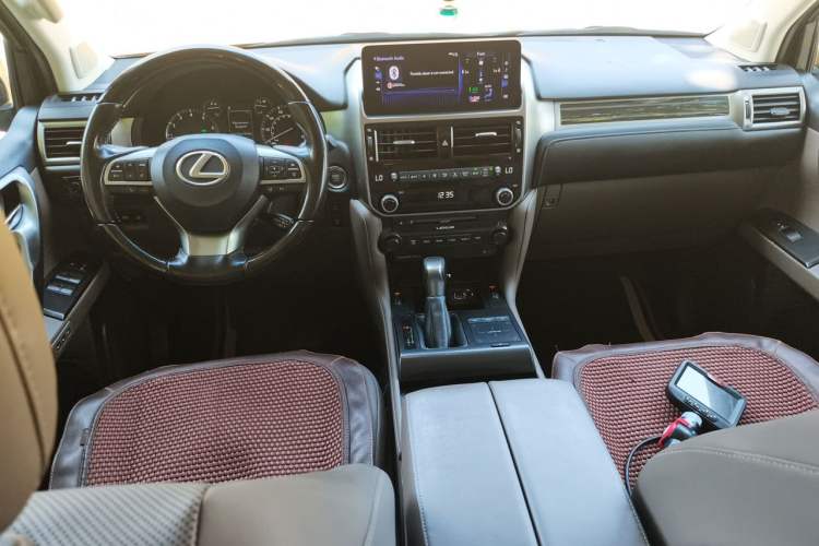 Used Lexus GX  Center Console