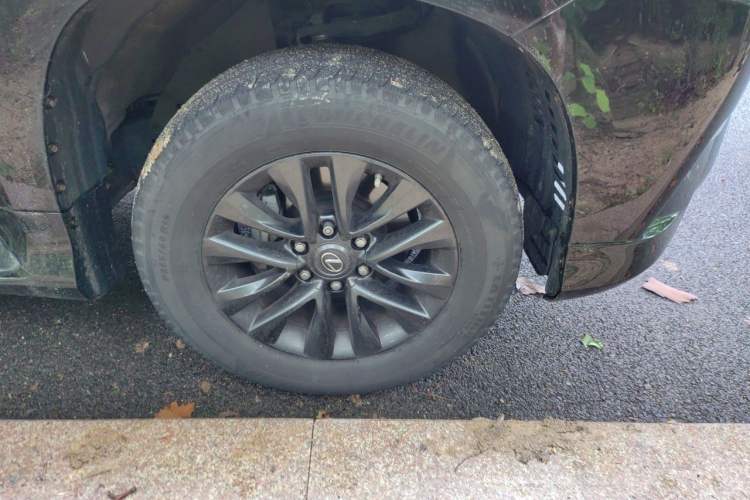 Used Lexus GX  Right Front Wheel Hub