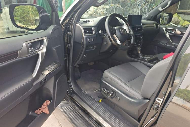 Used Lexus GX  Driver Seat