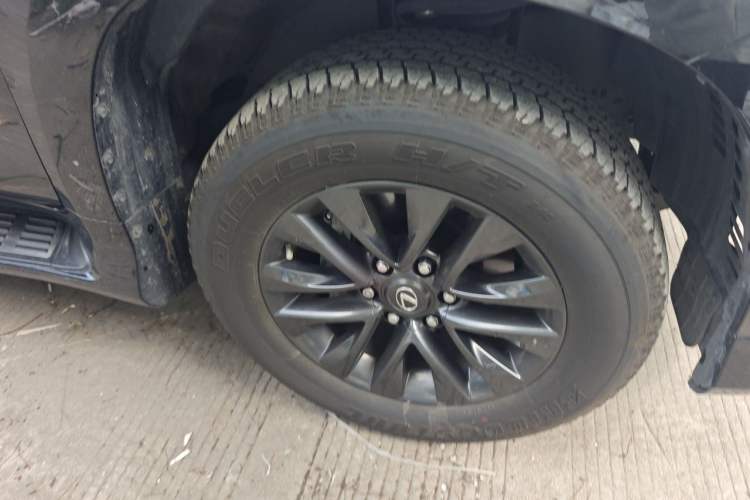 Used Lexus GX  Right Front Wheel Hub