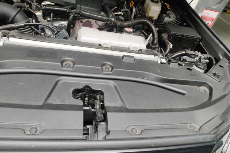 Used Lexus GX 2024 OVERTRAIL Yuanfeng Edition Engine Bay Left