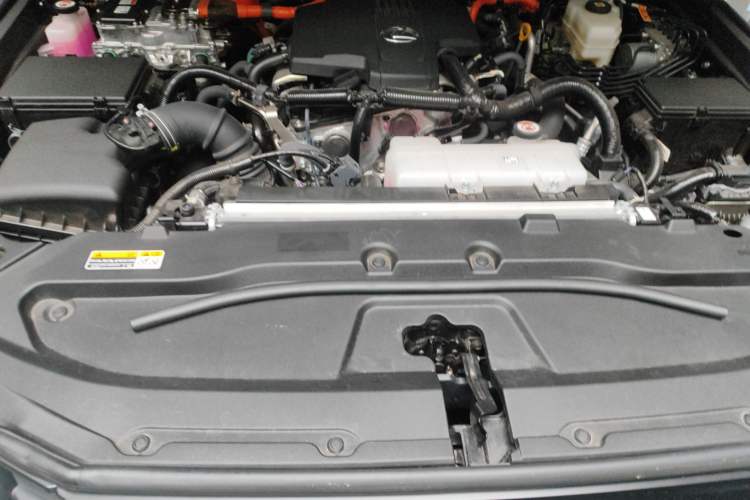 Used Lexus GX 2024 OVERTRAIL Yuanfeng Edition Engine Bay