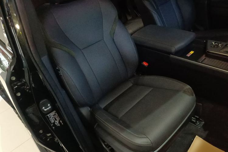 Used Lexus GX 2024 OVERTRAIL Yuanfeng Edition Right Front Seat
