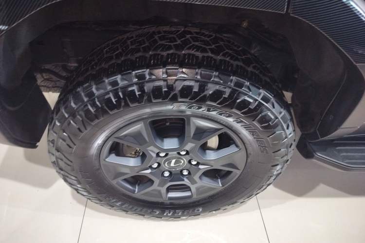 Used Lexus GX 2024 OVERTRAIL Yuanfeng Edition Right Rear Wheel Hub