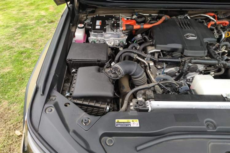 Used Lexus GX 2024 OVERTRAIL Yuanfeng Edition Engine Bay Right
