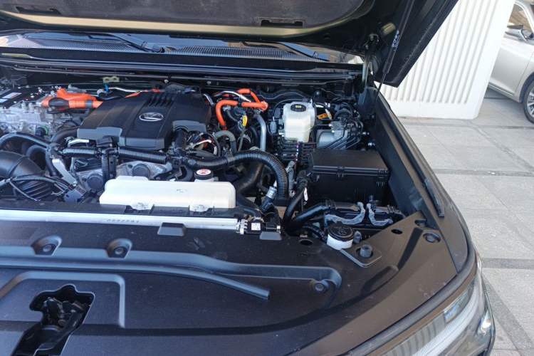 Used Lexus GX 2024 OVERTRAIL Yuanfeng Edition Engine Bay Left