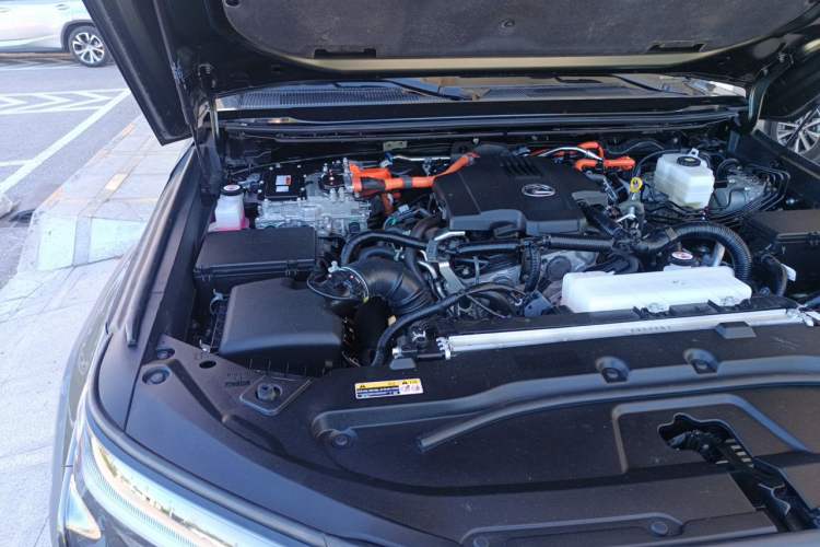Used Lexus GX 2024 OVERTRAIL Yuanfeng Edition Engine Bay Right
