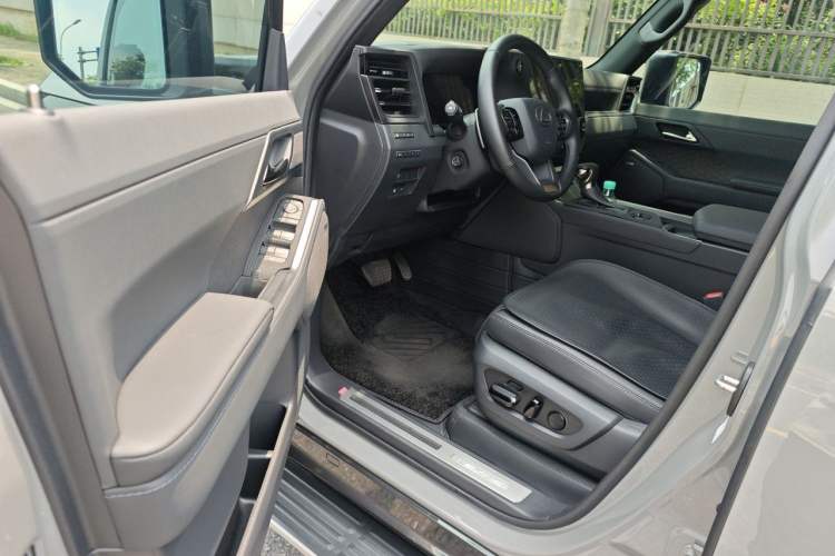 Used Lexus GX 2024 Lingfeng Edition Driver Seat
