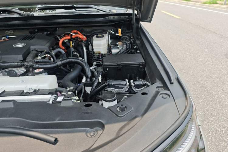 Used Lexus GX 2024 Lingfeng Edition Engine Bay Left