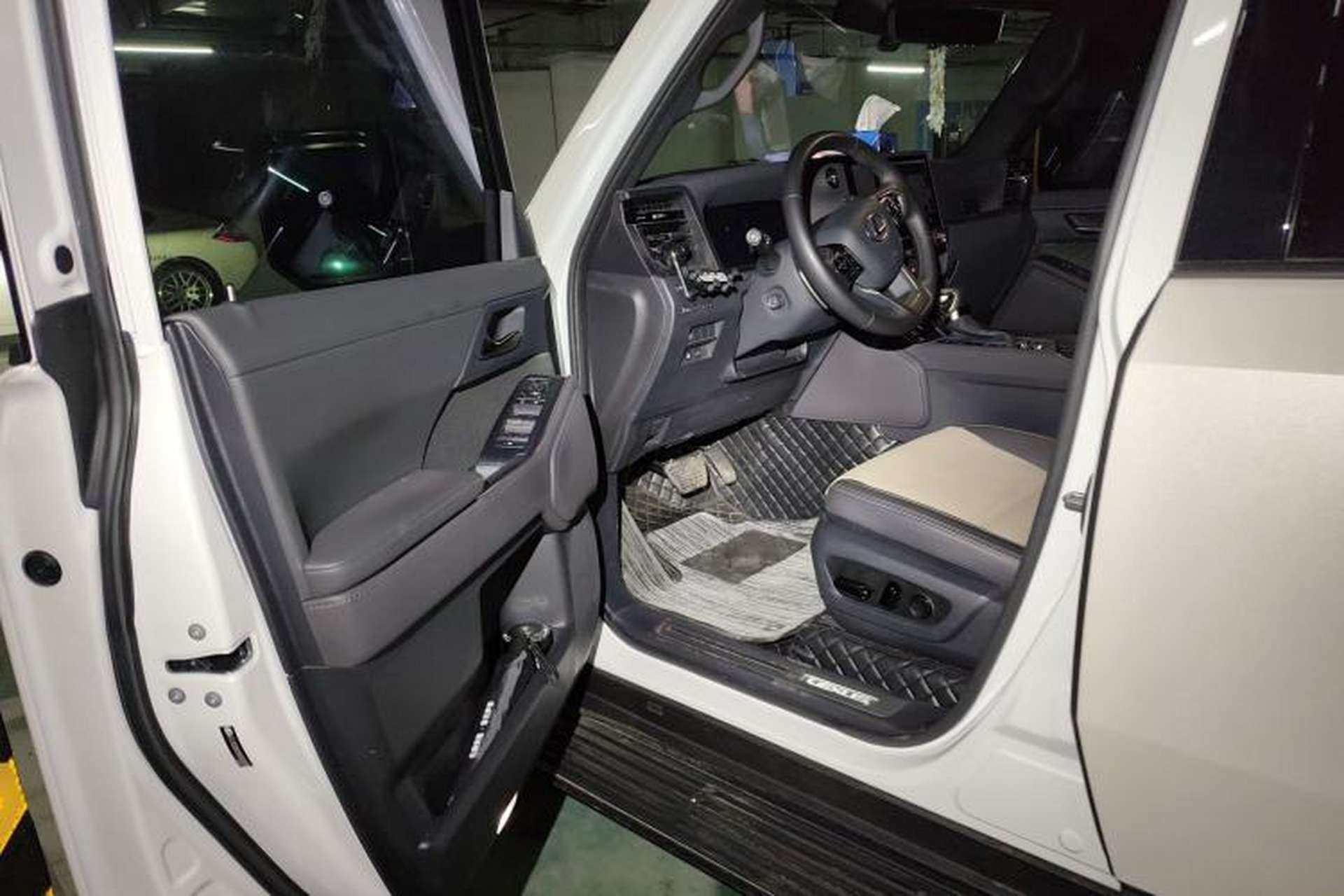 Used Lexus GX 2024 OVERTRAIL Yuanfeng Edition Interior 3