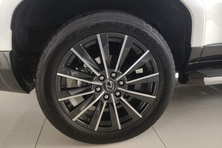 Used Lexus GX 2024 Lingfeng Edition Right Rear Wheel Hub