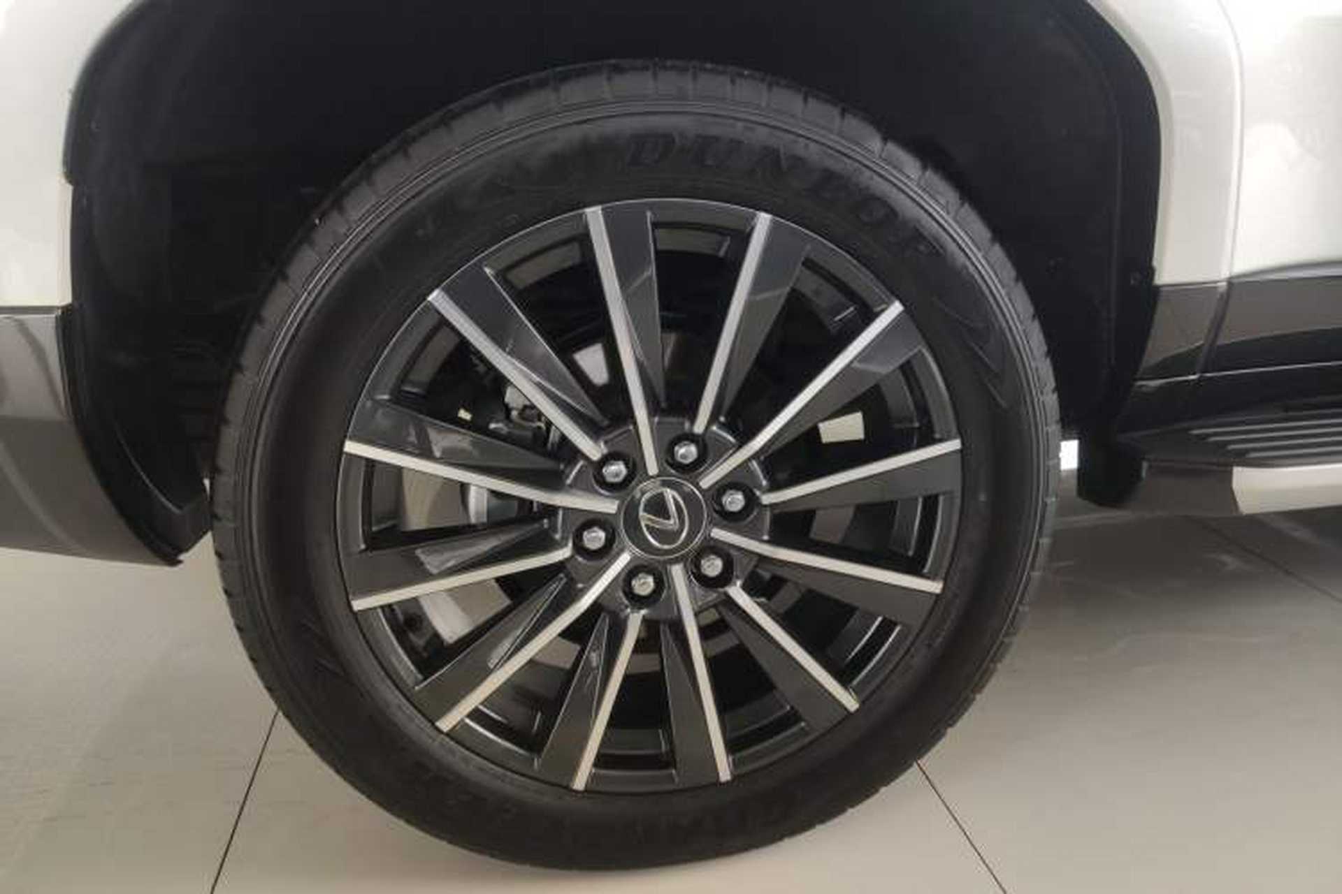 Used Lexus GX 2024 Lingfeng Edition Right Rear Wheel Hub