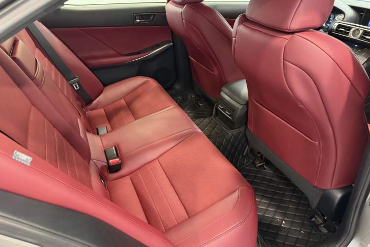 Used Lexus IS 2015 200t F SPORT Interior 9