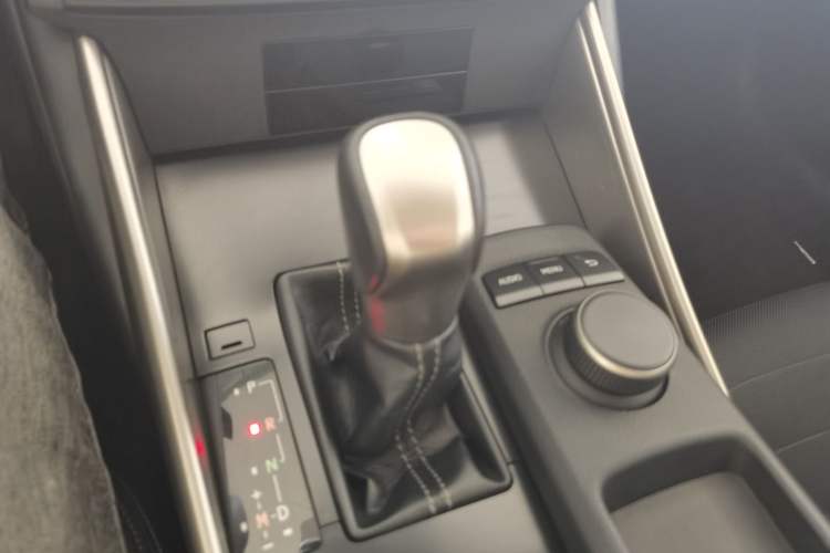Used Lexus IS 2013 250 Leading Edition Gear Lever