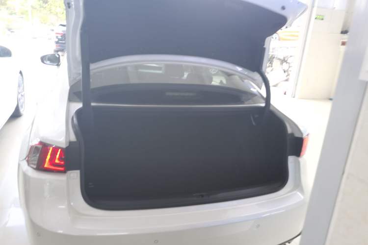 Used Lexus IS 2013 250 Leading Edition Trunk