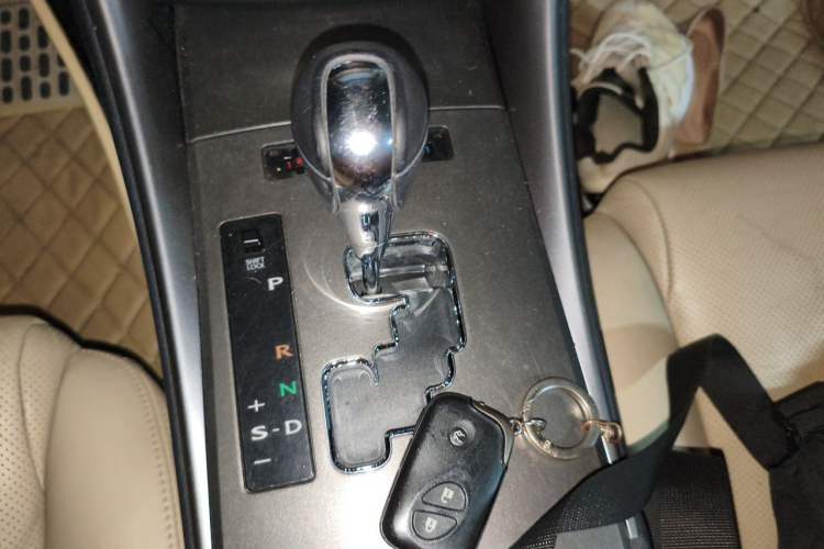 Used Lexus IS 2006 300 Gear Lever