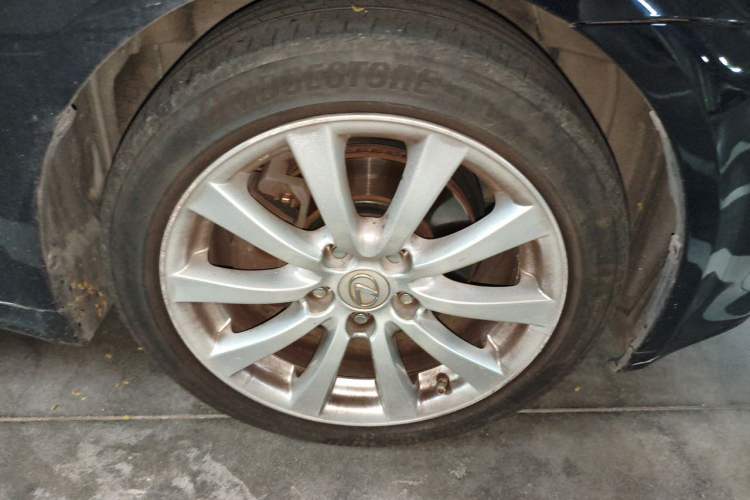 Used Lexus IS 2006 300 Right Front Wheel Hub