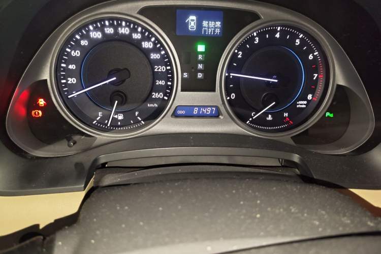 Used Lexus IS 2008 300 Luxury Edition Odometer Close Up