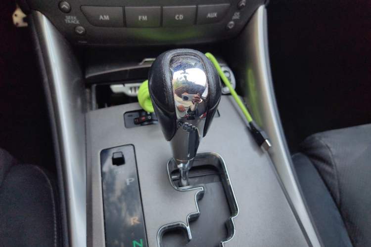 Used Lexus IS 2009 300 Gear Lever
