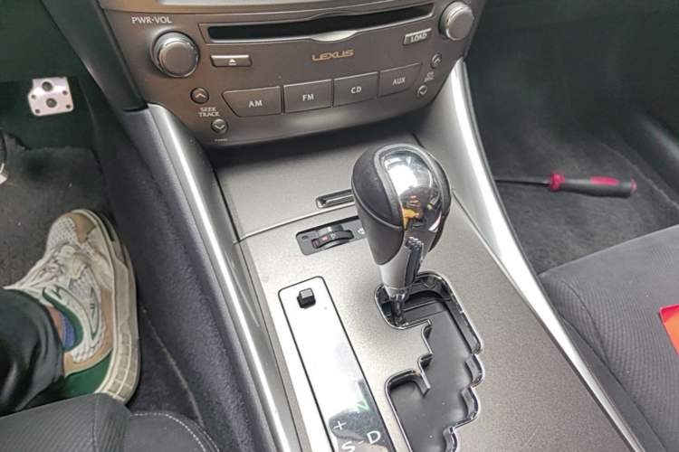 Used Lexus IS 2009 300 Gear Lever