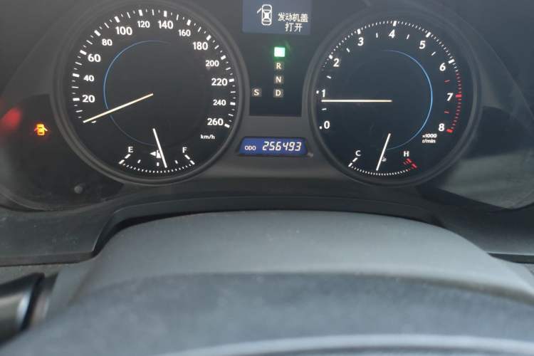 Used Lexus IS 2009 300 Odometer Close Up