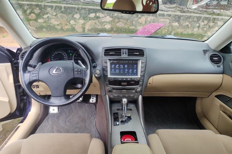 Used Lexus IS 2009 300 Center Console
