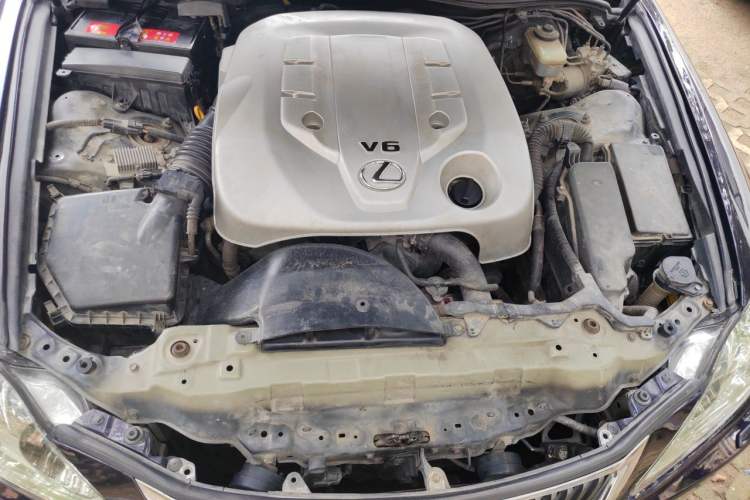 Used Lexus IS 2009 300 Engine Bay