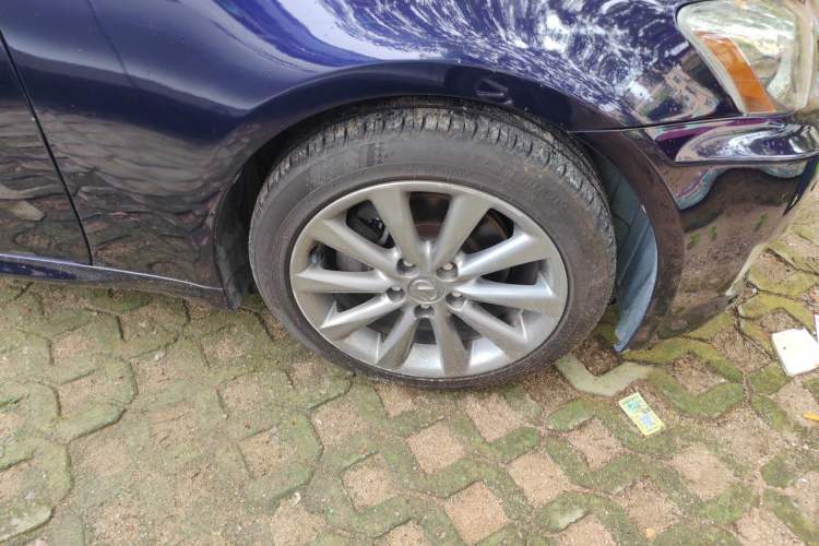 Used Lexus IS 2009 300 Right Front Wheel Hub