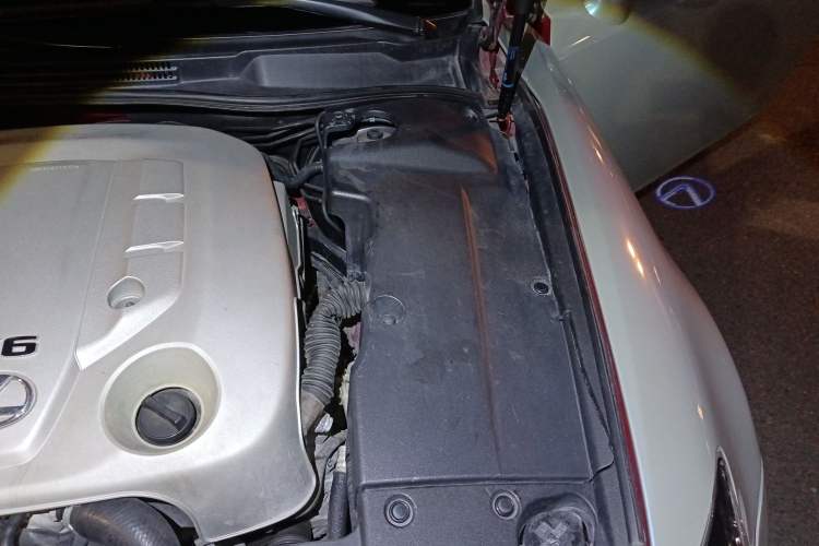 Used Lexus IS 2009 300C Engine Bay Left