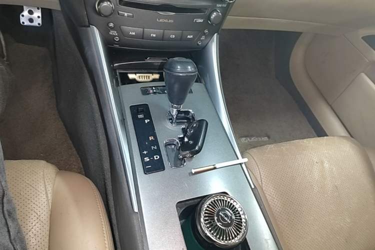 Used Lexus IS 2009 300 Gear Lever